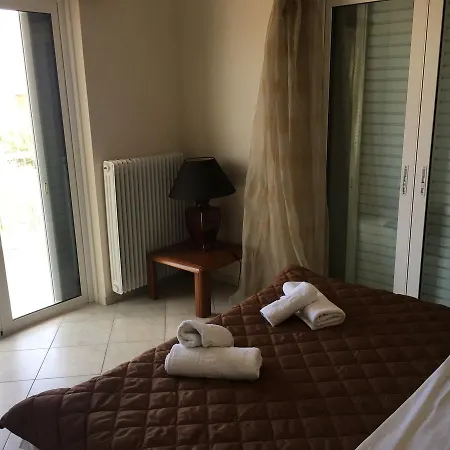 Sea & Sand Apartment Lechaio